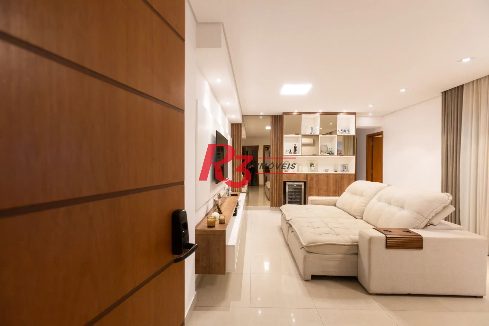 Apartamento com 3 dormitórios sendo 1 suíte à venda, 123 m² por R$ 1.630.000 - Ponta da Praia - Santos/SP