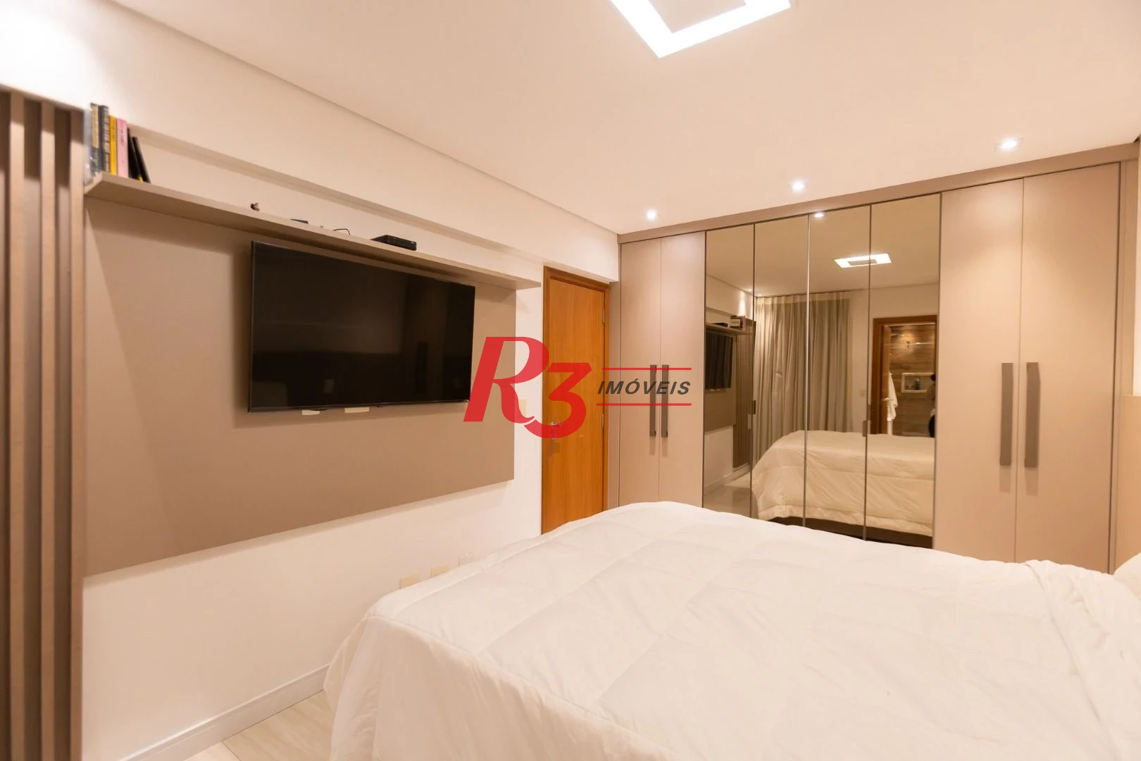 Apartamento com 3 dormitórios sendo 1 suíte à venda, 123 m² por R$ 1.630.000 - Ponta da Praia - Santos/SP