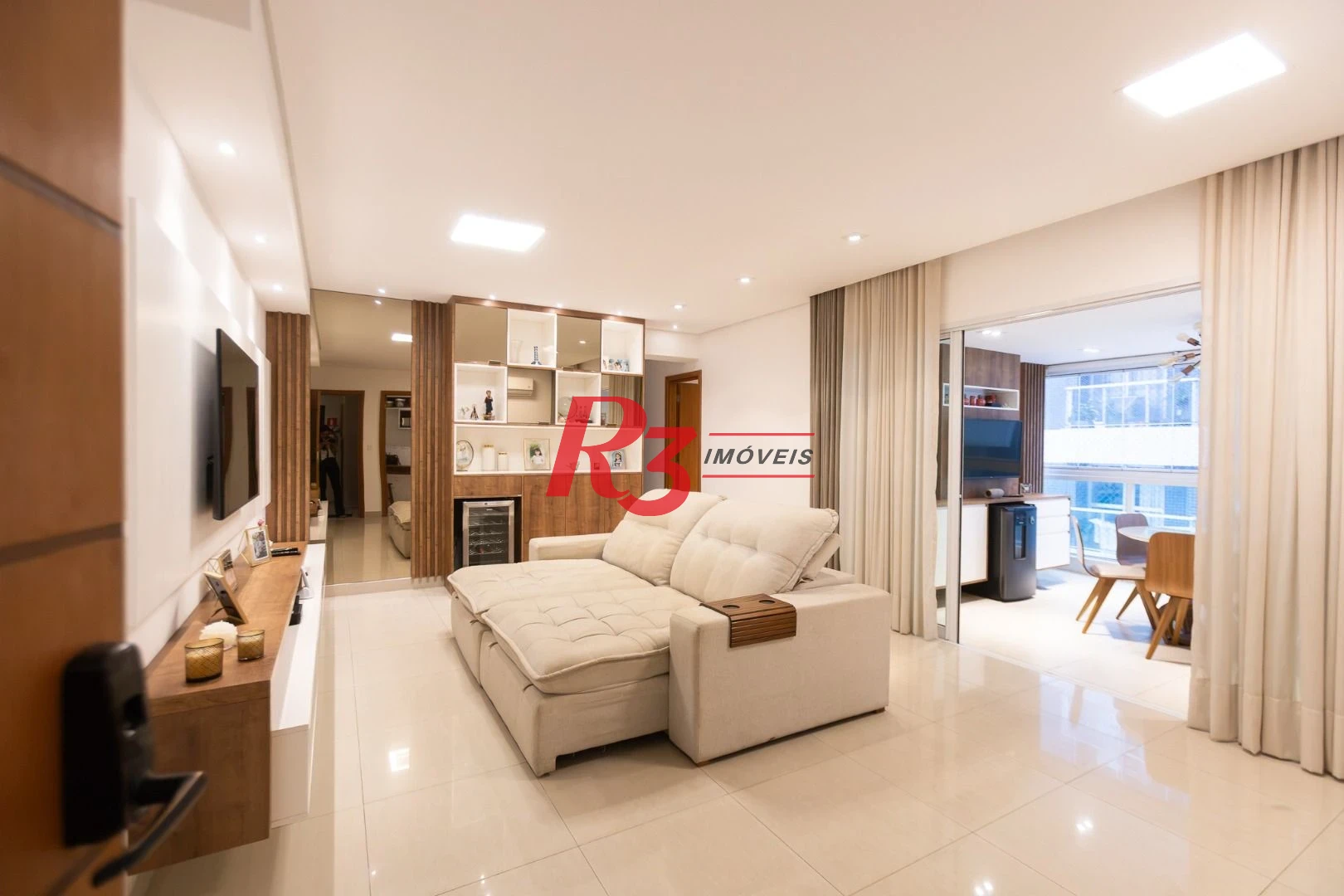 Apartamento com 3 dormitórios sendo 1 suíte à venda, 123 m² por R$ 1.630.000 - Ponta da Praia - Santos/SP