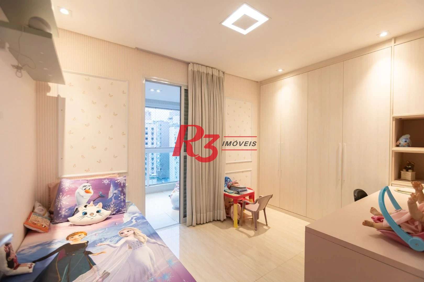 Apartamento com 3 dormitórios sendo 1 suíte à venda, 123 m² por R$ 1.630.000 - Ponta da Praia - Santos/SP