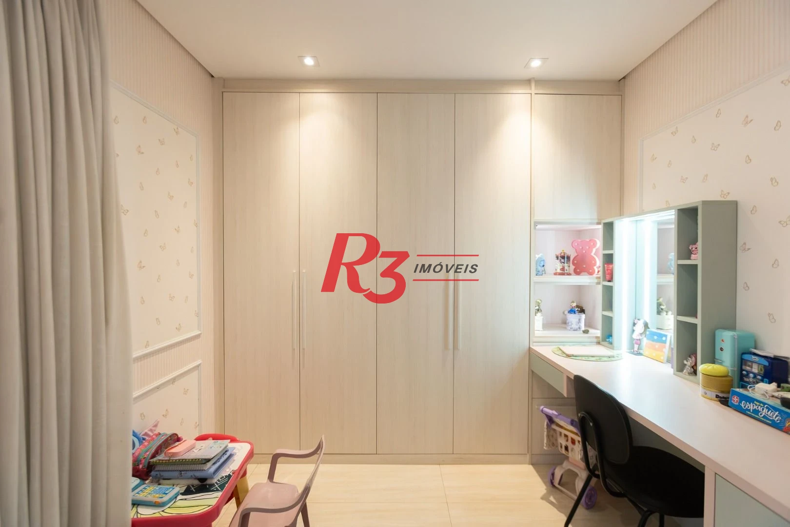 Apartamento com 3 dormitórios sendo 1 suíte à venda, 123 m² por R$ 1.630.000 - Ponta da Praia - Santos/SP