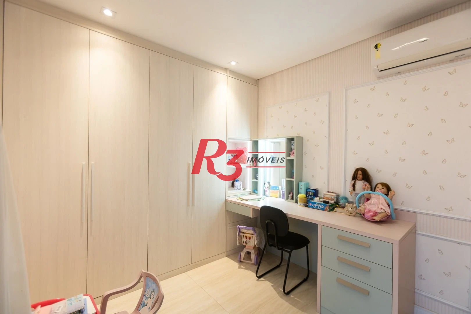 Apartamento com 3 dormitórios sendo 1 suíte à venda, 123 m² por R$ 1.630.000 - Ponta da Praia - Santos/SP