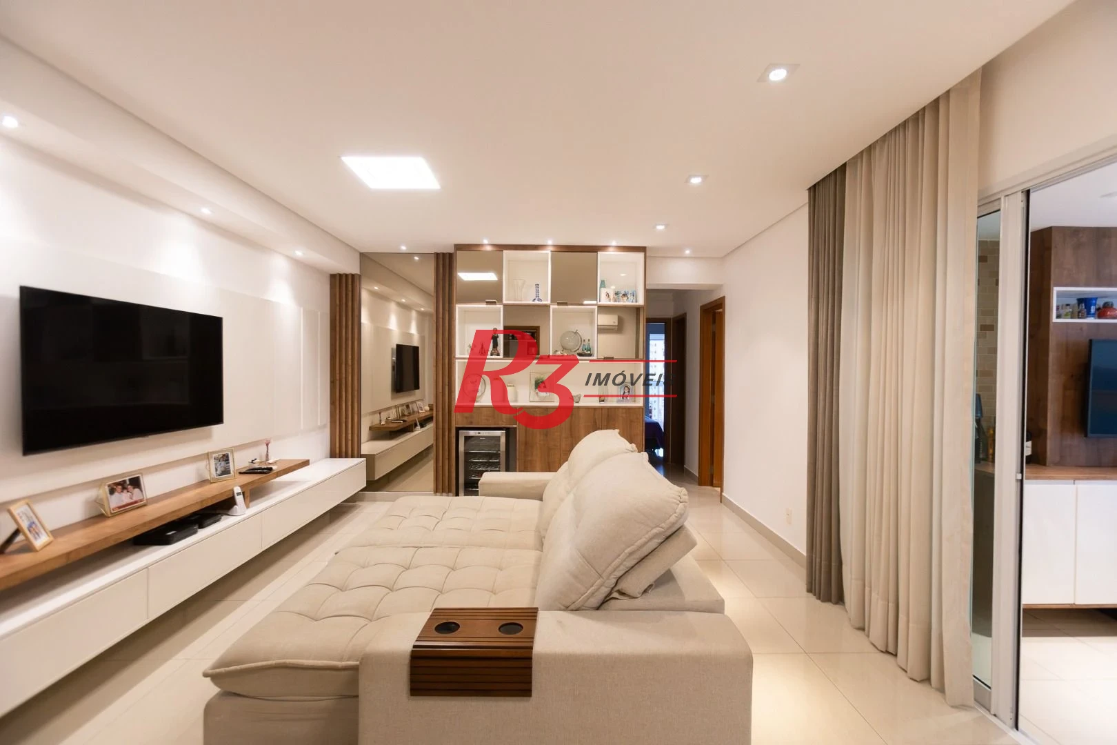 Apartamento com 3 dormitórios sendo 1 suíte à venda, 123 m² por R$ 1.630.000 - Ponta da Praia - Santos/SP