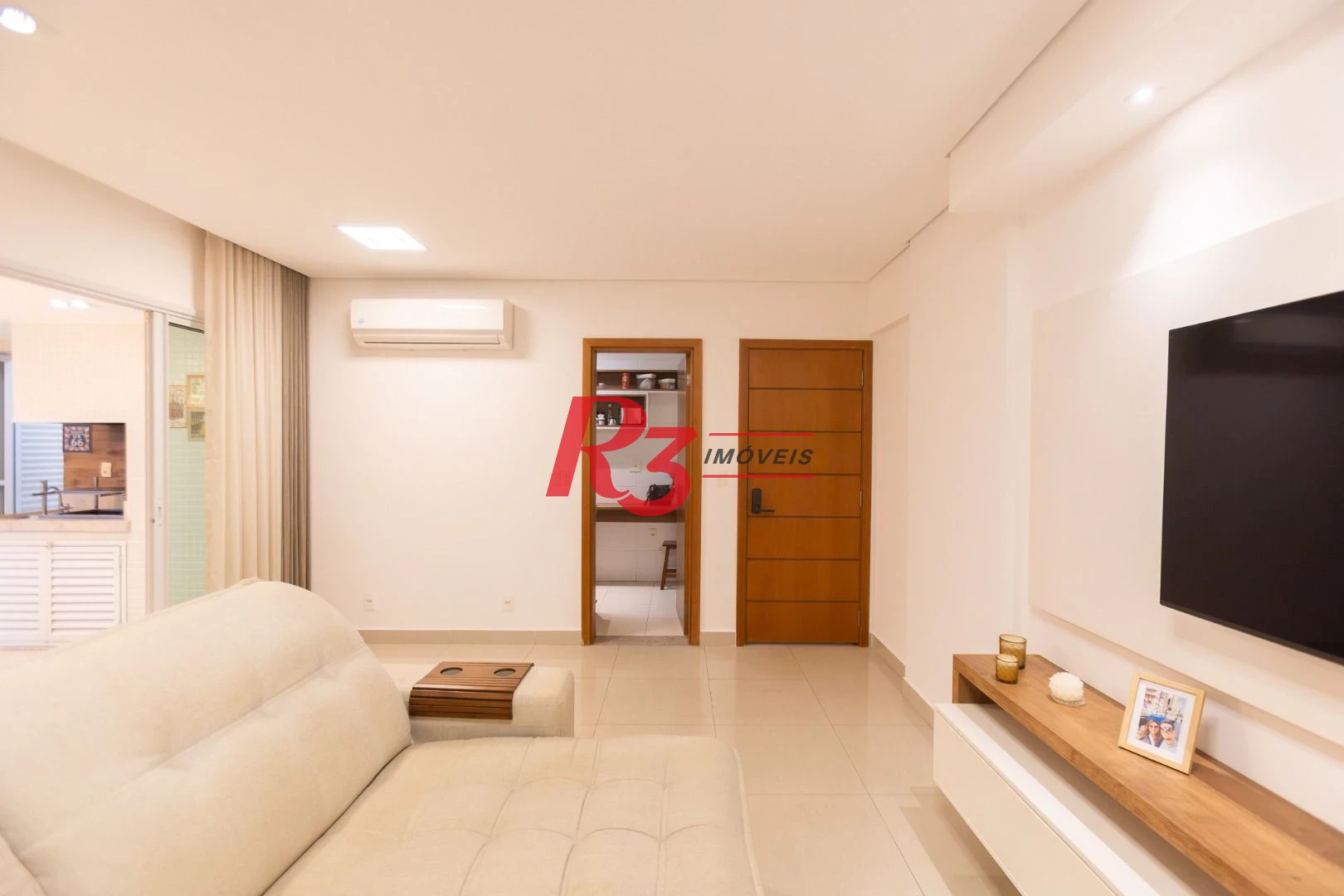 Apartamento com 3 dormitórios sendo 1 suíte à venda, 123 m² por R$ 1.630.000 - Ponta da Praia - Santos/SP
