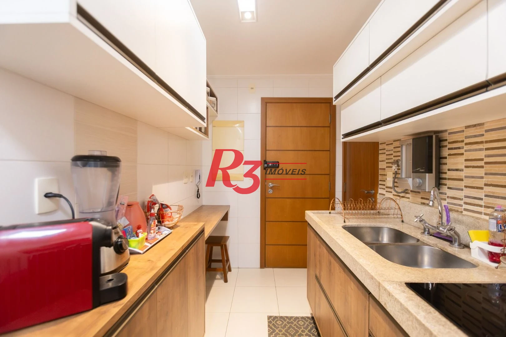 Apartamento com 3 dormitórios sendo 1 suíte à venda, 123 m² por R$ 1.630.000 - Ponta da Praia - Santos/SP