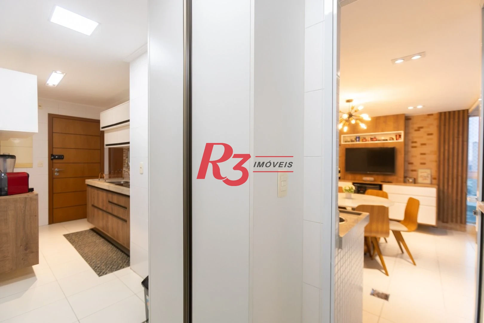 Apartamento com 3 dormitórios sendo 1 suíte à venda, 123 m² por R$ 1.630.000 - Ponta da Praia - Santos/SP