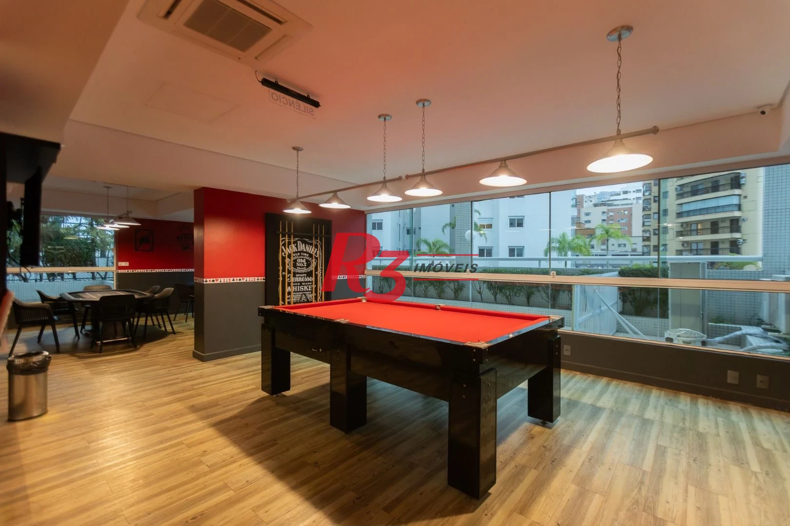 Apartamento com 3 dormitórios sendo 1 suíte à venda, 123 m² por R$ 1.630.000 - Ponta da Praia - Santos/SP