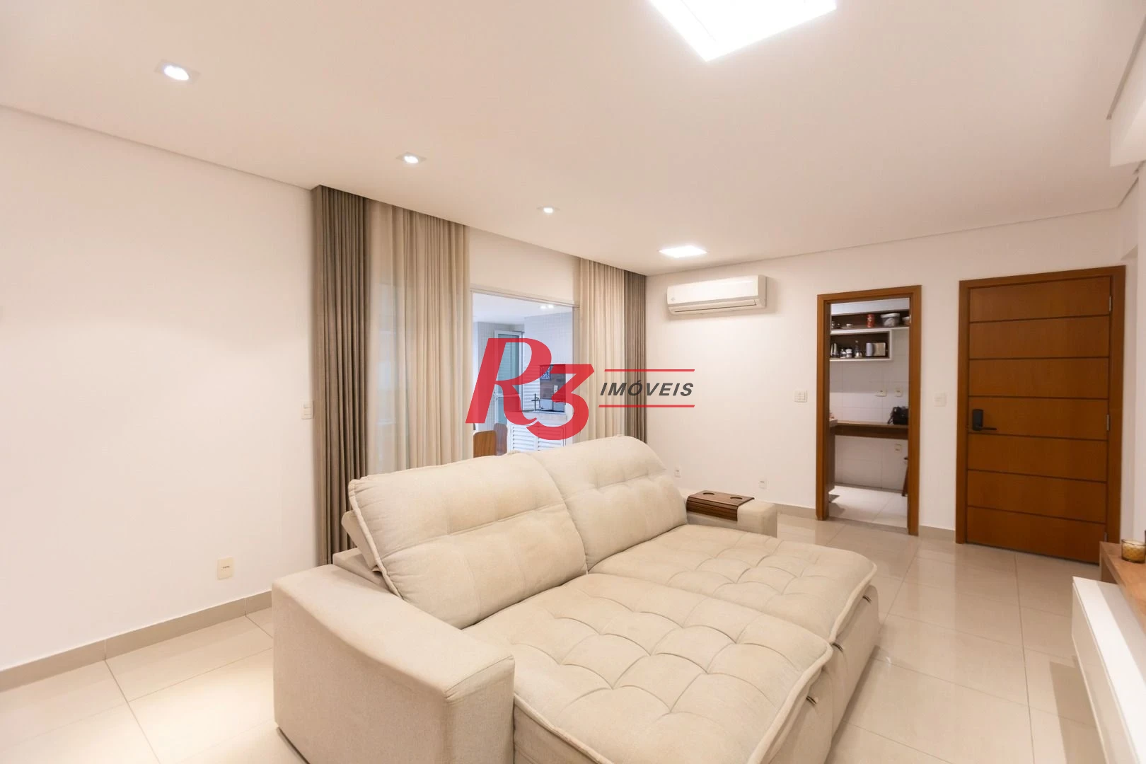 Apartamento com 3 dormitórios sendo 1 suíte à venda, 123 m² por R$ 1.630.000 - Ponta da Praia - Santos/SP