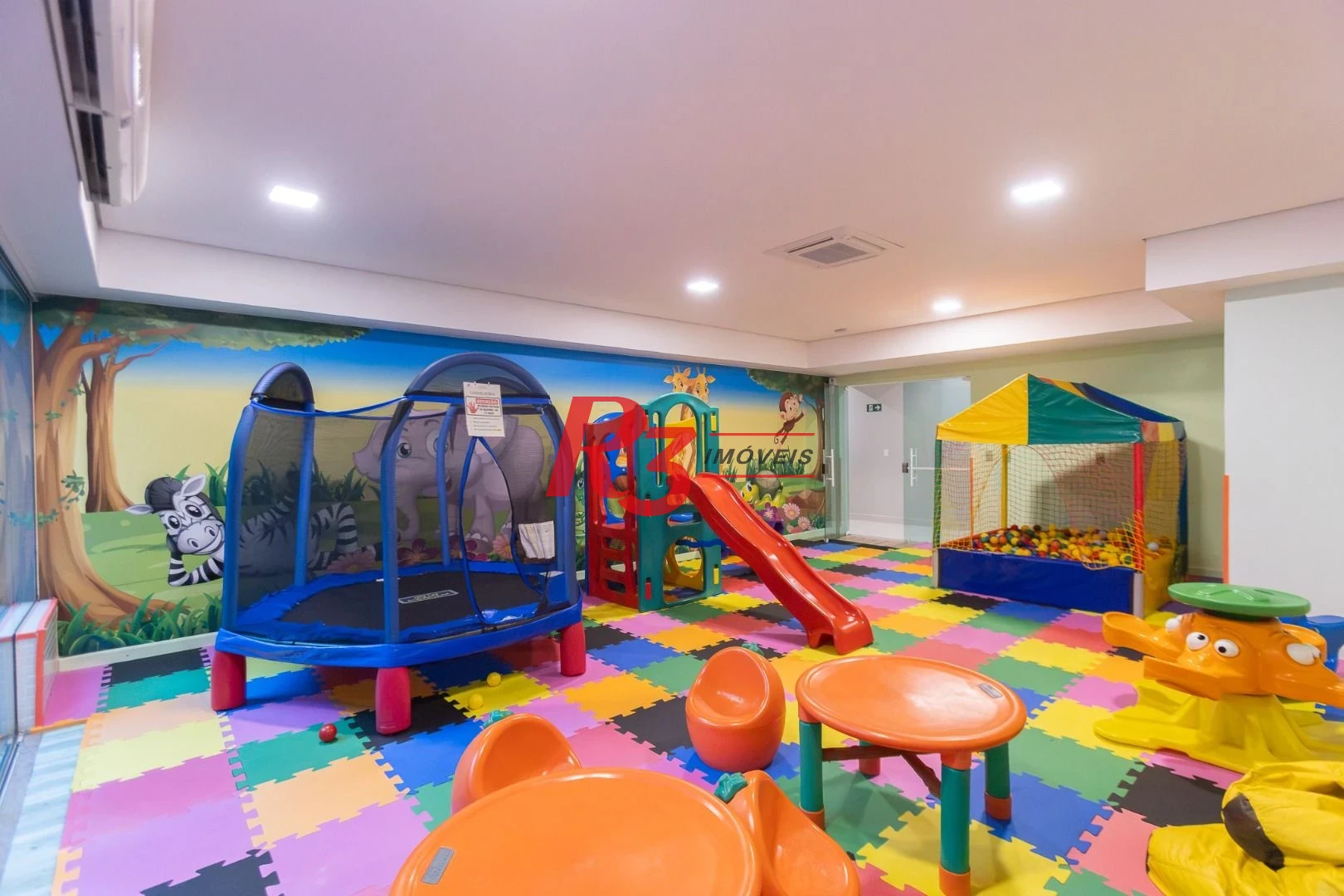 Apartamento com 3 dormitórios sendo 1 suíte à venda, 123 m² por R$ 1.630.000 - Ponta da Praia - Santos/SP