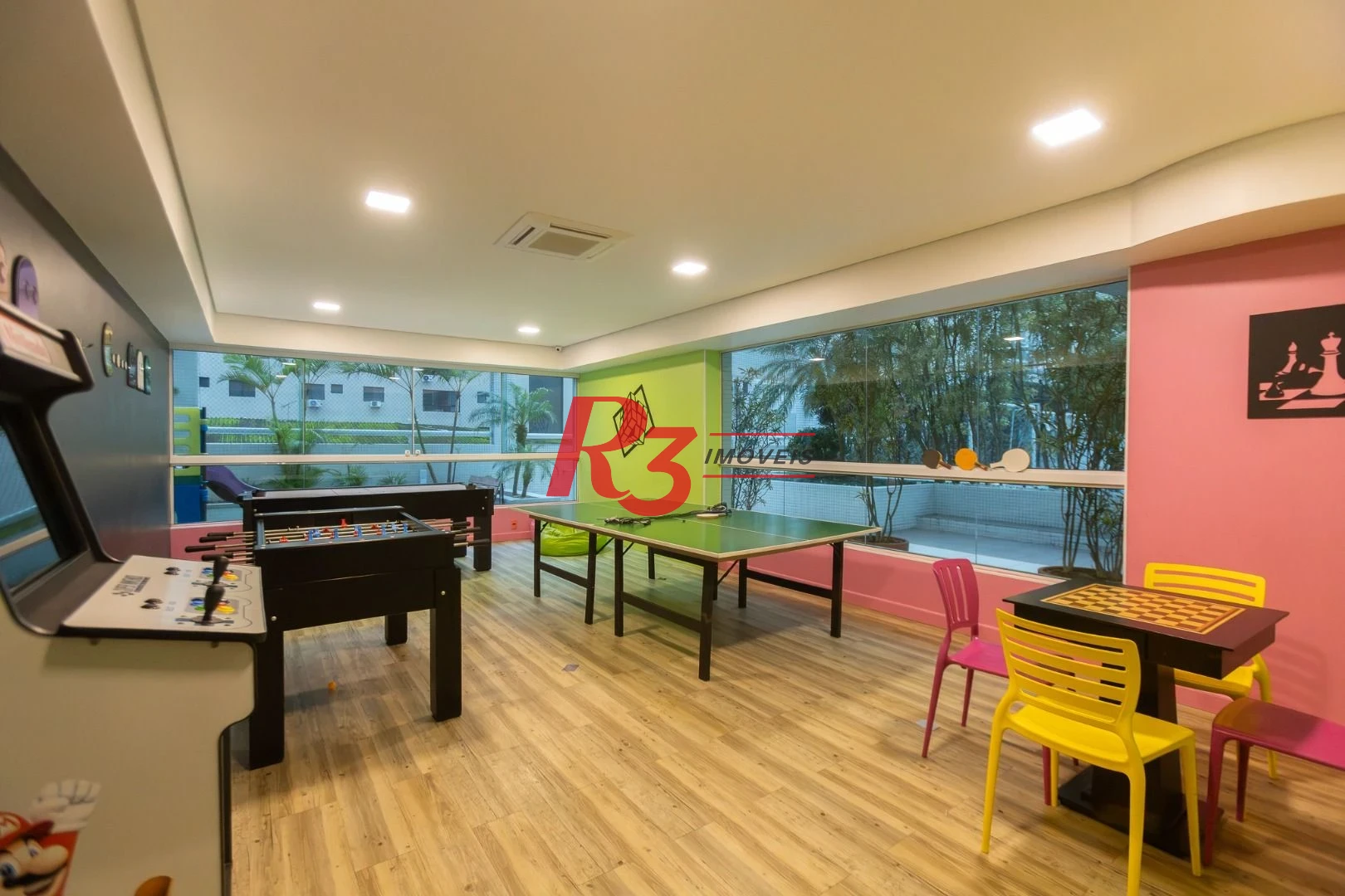 Apartamento com 3 dormitórios sendo 1 suíte à venda, 123 m² por R$ 1.630.000 - Ponta da Praia - Santos/SP
