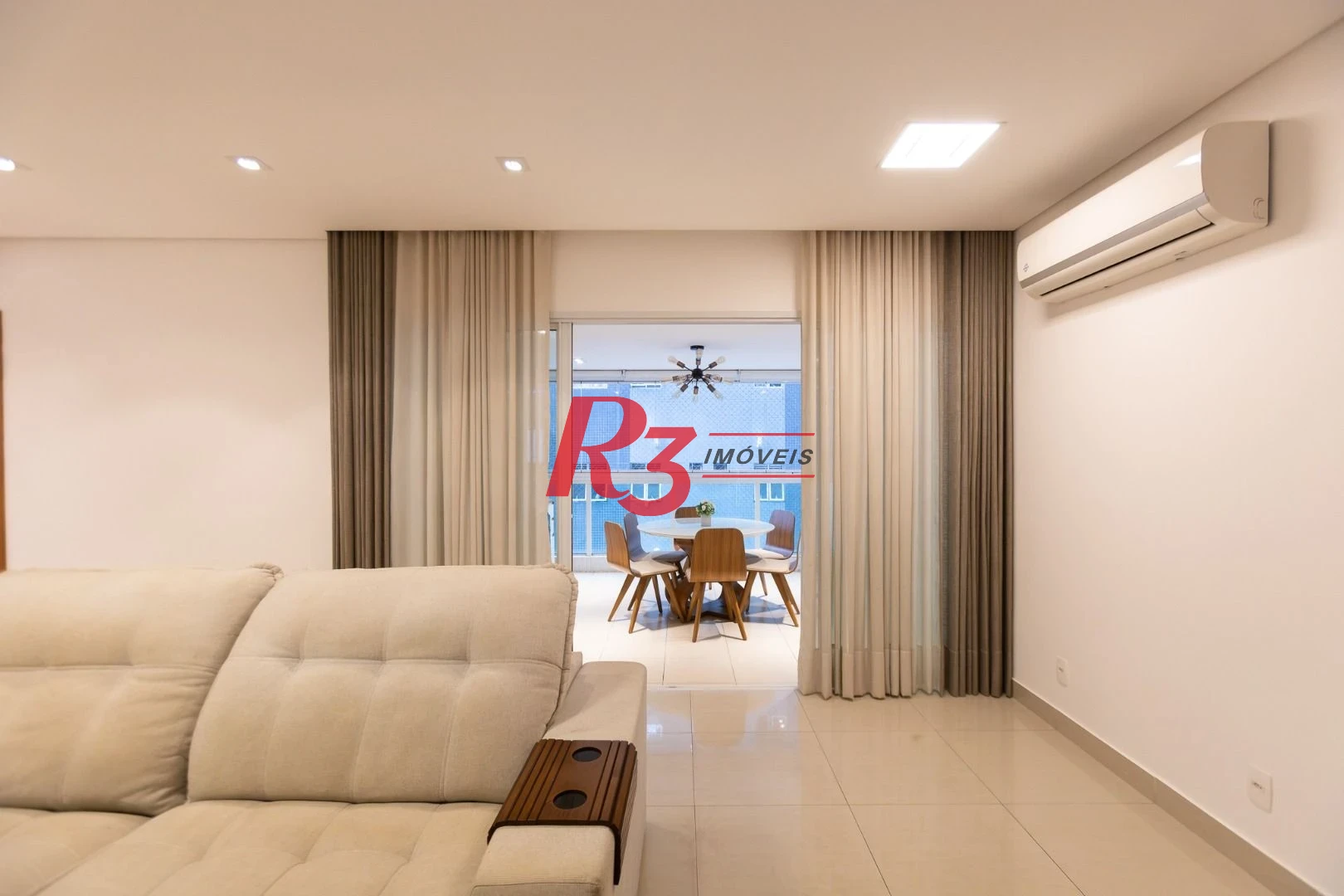 Apartamento com 3 dormitórios sendo 1 suíte à venda, 123 m² por R$ 1.630.000 - Ponta da Praia - Santos/SP