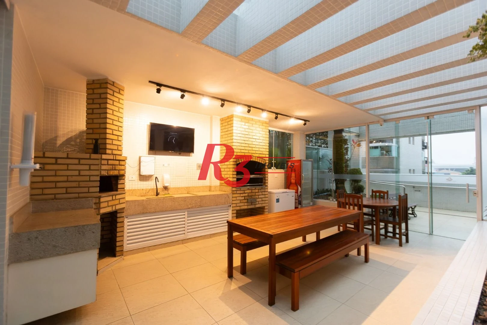 Apartamento com 3 dormitórios sendo 1 suíte à venda, 123 m² por R$ 1.630.000 - Ponta da Praia - Santos/SP