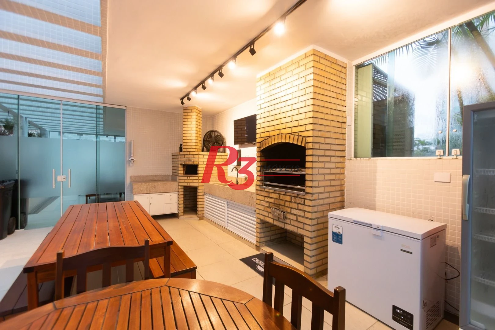 Apartamento com 3 dormitórios sendo 1 suíte à venda, 123 m² por R$ 1.630.000 - Ponta da Praia - Santos/SP