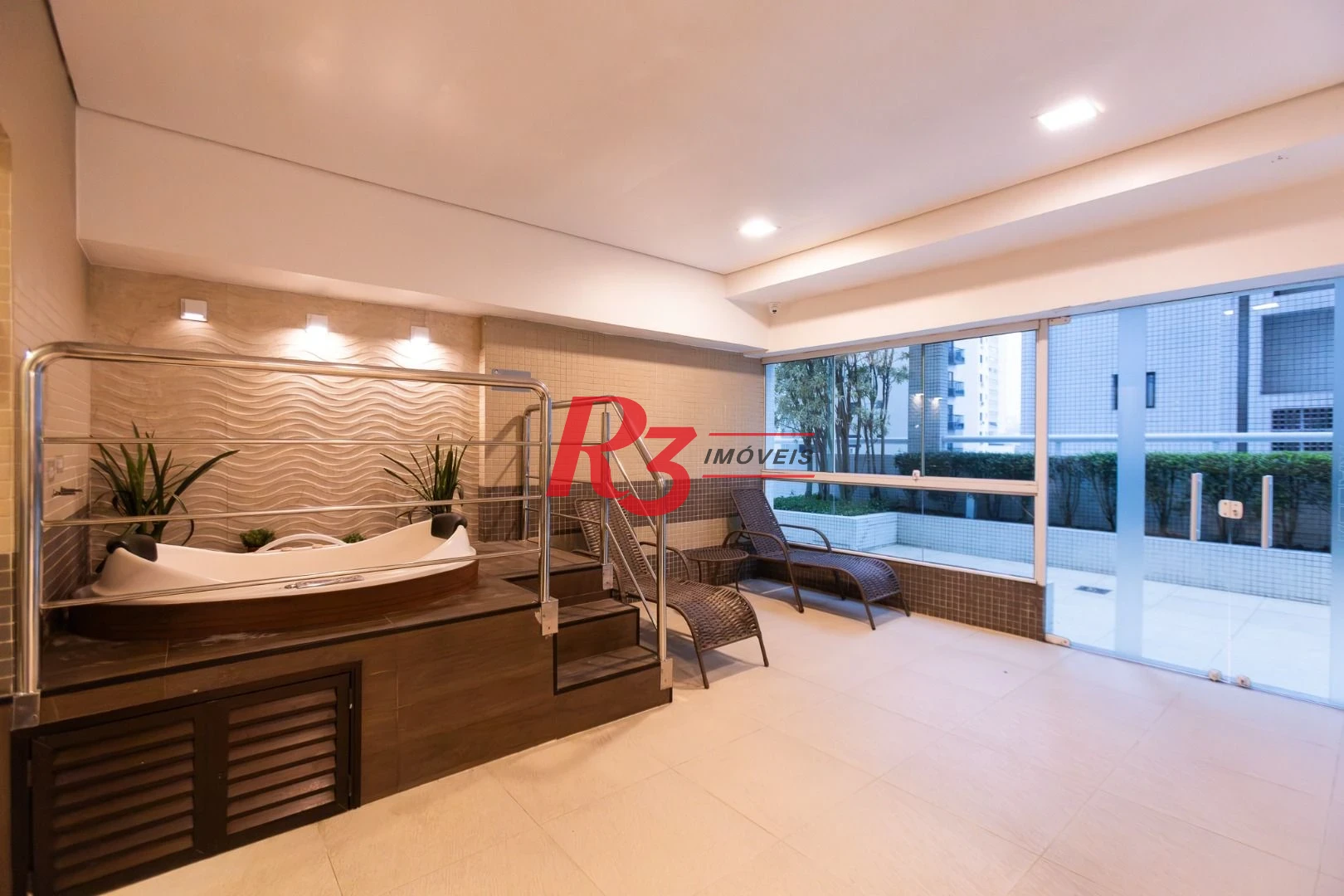 Apartamento com 3 dormitórios sendo 1 suíte à venda, 123 m² por R$ 1.630.000 - Ponta da Praia - Santos/SP