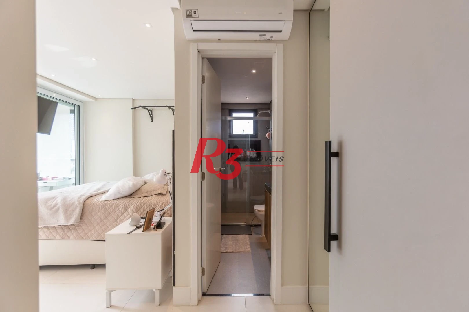 Apartamento com 3 dormitórios à venda, 116 m² por R$ 1.790.000,00 - Ponta da Praia - Santos/SP