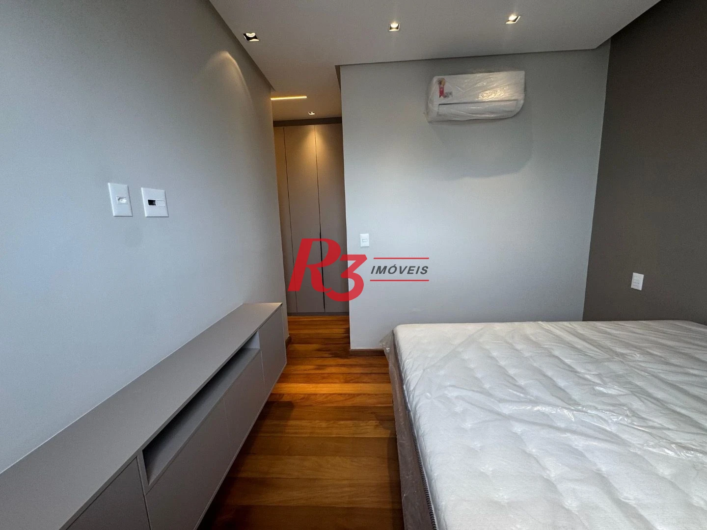 Apartamento com 3 dormitórios para alugar, 103 m² por R$ 12.000,00/mês - Gonzaga - Santos/SP