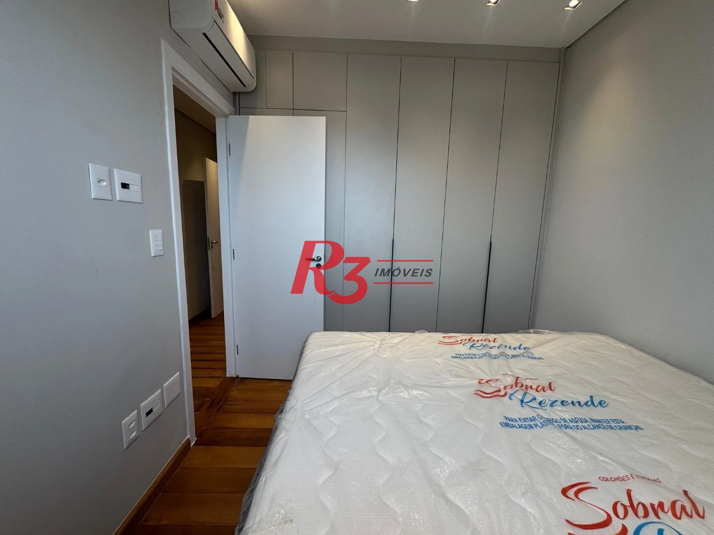 Apartamento com 3 dormitórios para alugar, 103 m² por R$ 12.000,00/mês - Gonzaga - Santos/SP