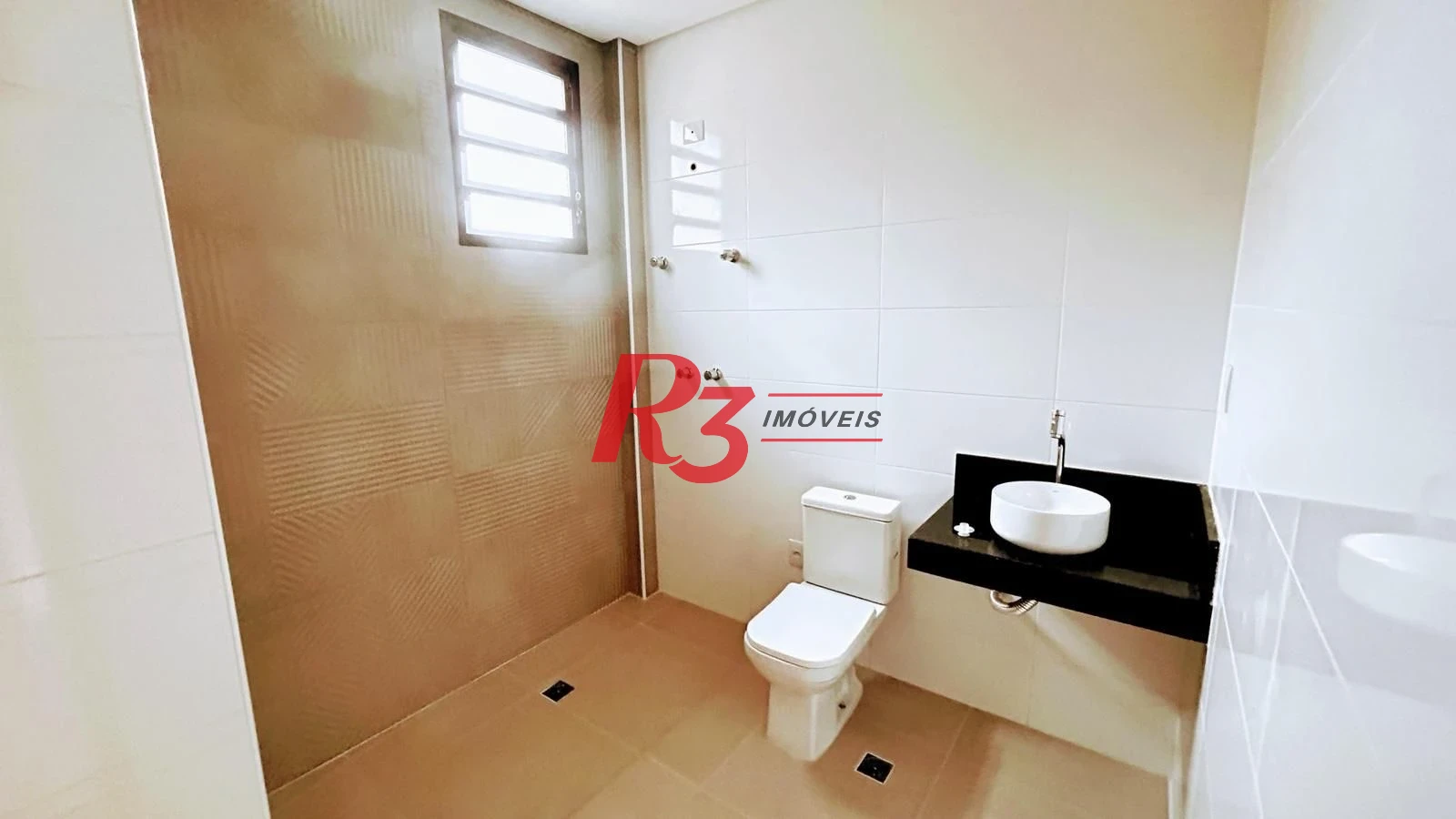 Casa com 3 dormitórios à venda, 244 m² por R$ 1.700.000,00 - Embaré - Santos/SP