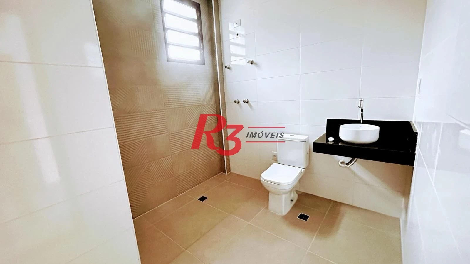 Casa com 3 dormitórios à venda, 244 m² por R$ 1.700.000,00 - Embaré - Santos/SP
