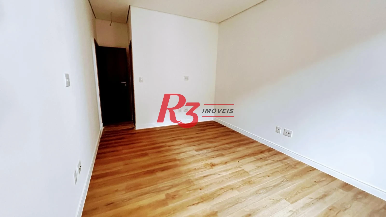 Casa com 3 dormitórios à venda, 244 m² por R$ 1.700.000,00 - Embaré - Santos/SP