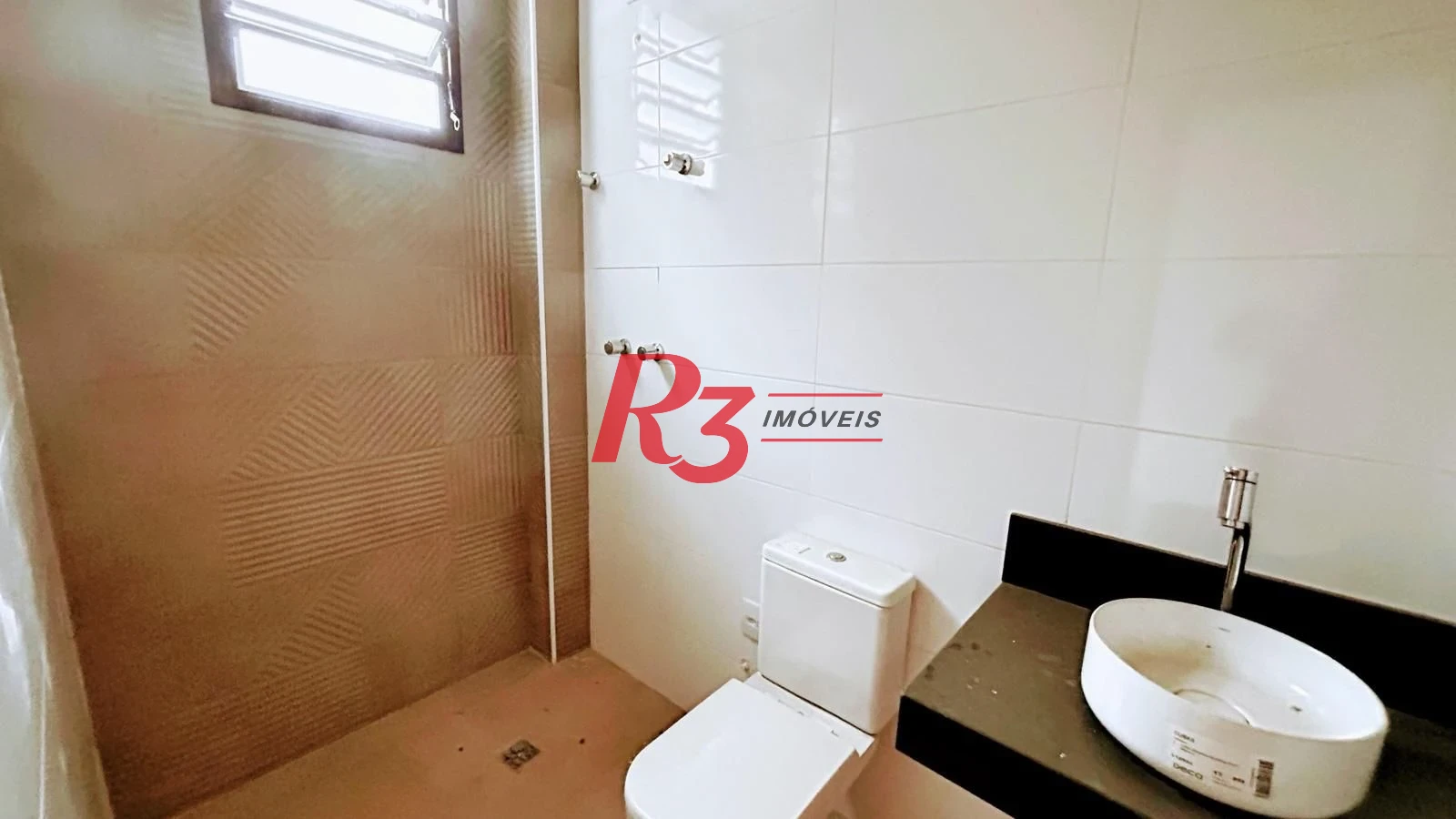 Casa com 3 dormitórios à venda, 244 m² por R$ 1.700.000,00 - Embaré - Santos/SP