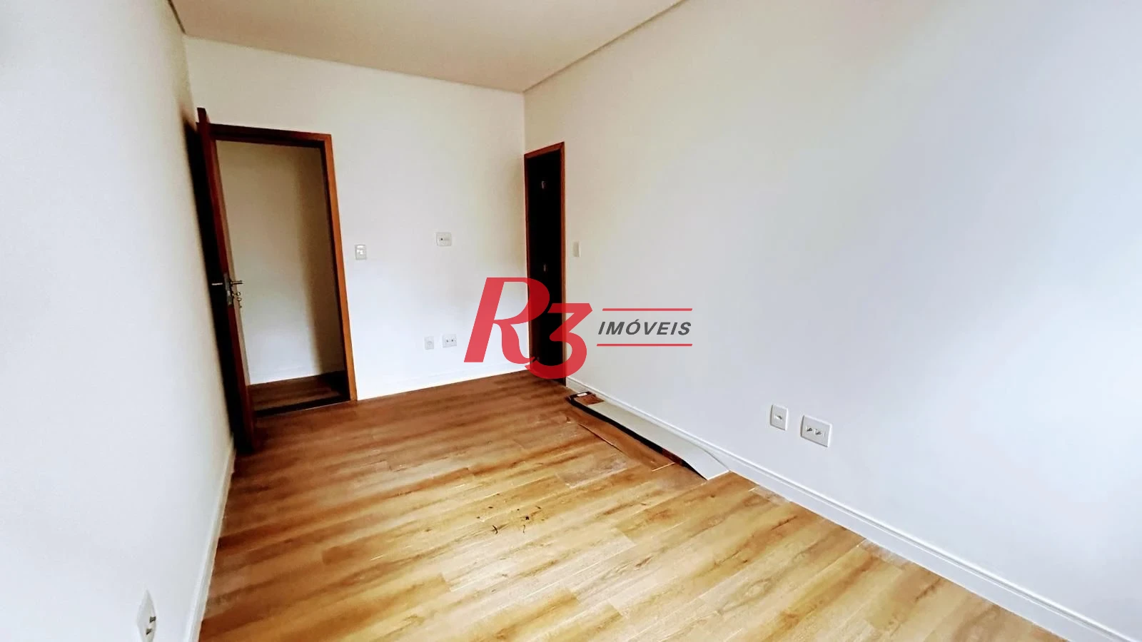 Casa com 3 dormitórios à venda, 244 m² por R$ 1.700.000,00 - Embaré - Santos/SP