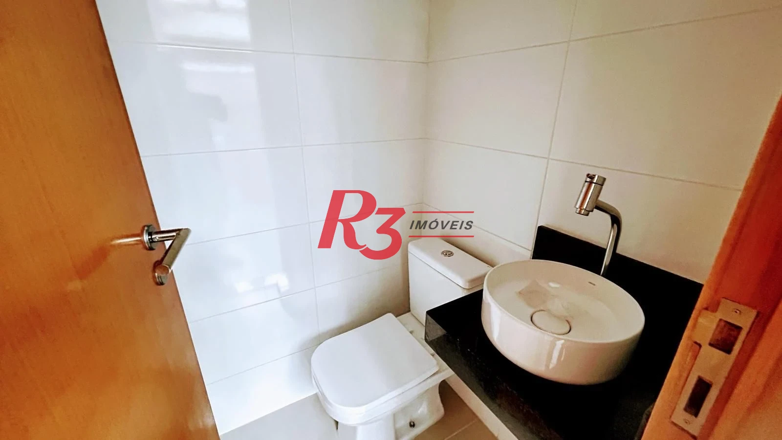 Casa com 3 dormitórios à venda, 244 m² por R$ 1.700.000,00 - Embaré - Santos/SP