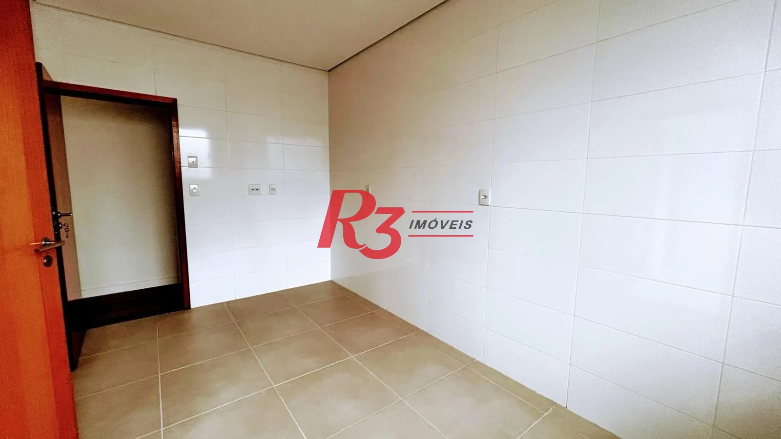 Casa com 3 dormitórios à venda, 244 m² por R$ 1.700.000,00 - Embaré - Santos/SP