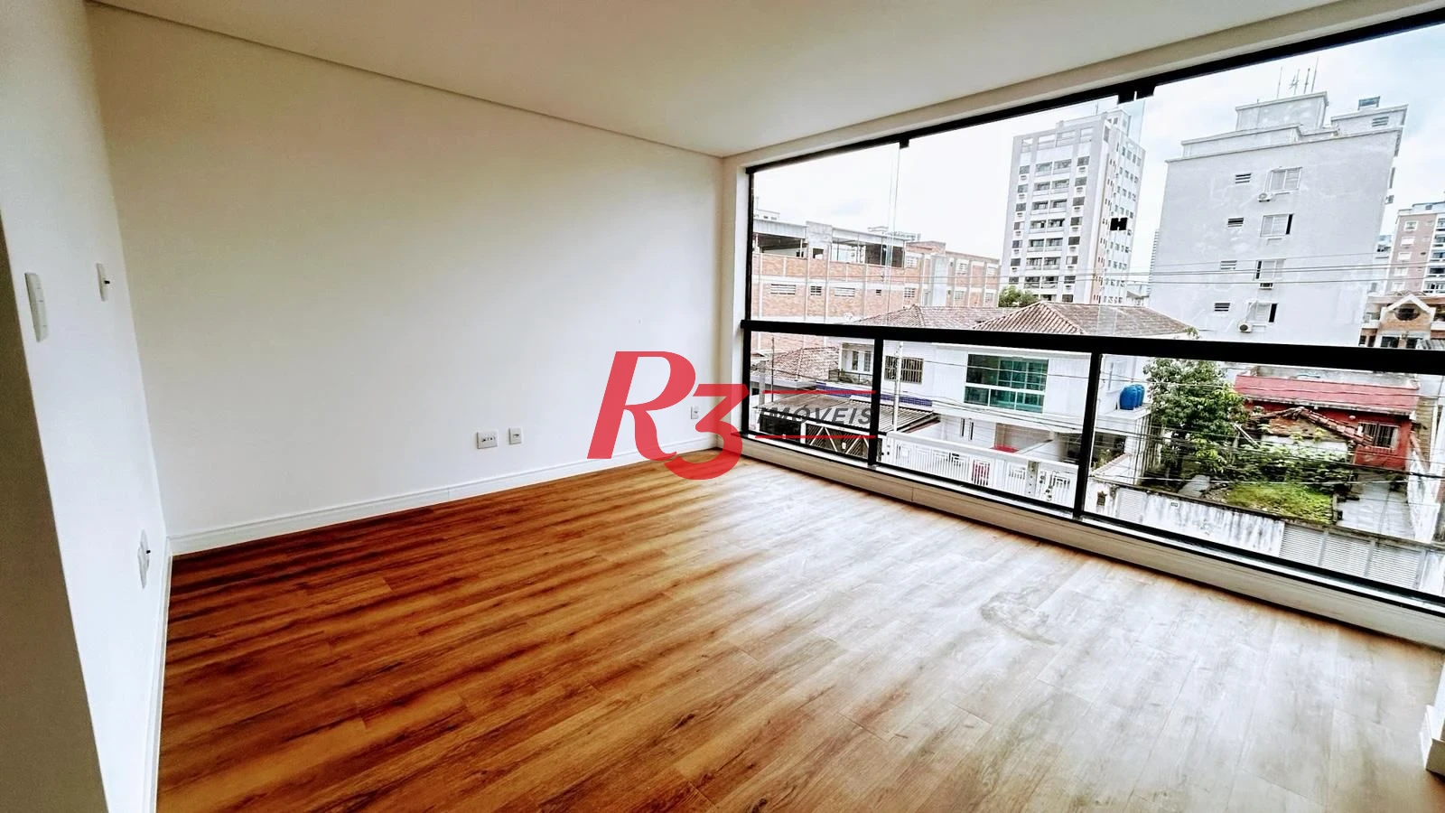 Casa com 3 dormitórios à venda, 244 m² por R$ 1.700.000,00 - Embaré - Santos/SP
