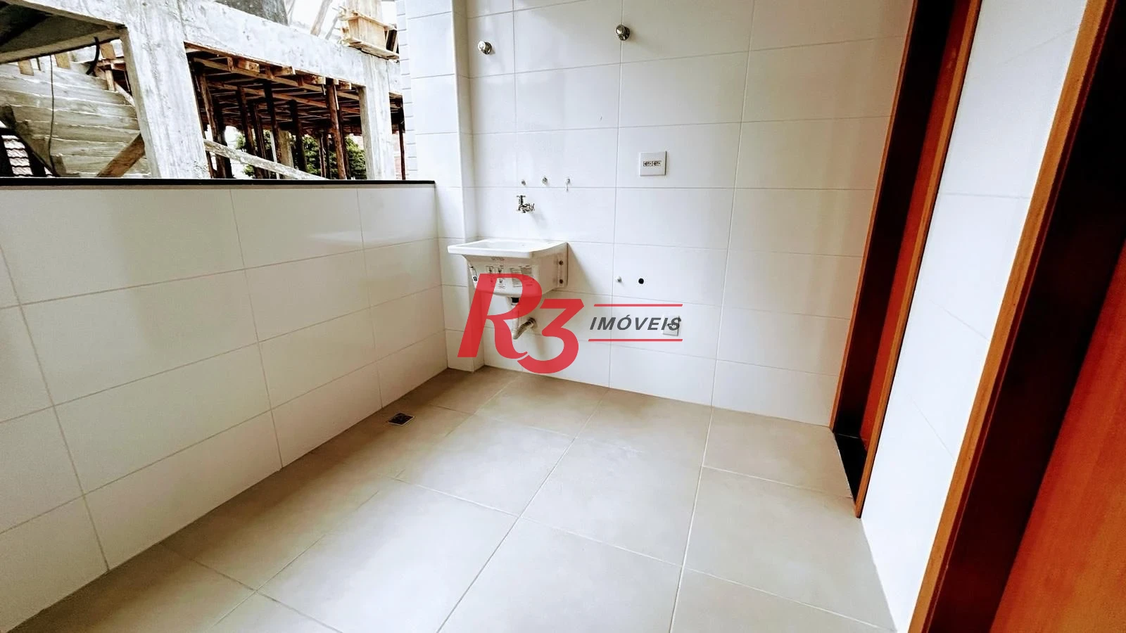 Casa com 3 dormitórios à venda, 244 m² por R$ 1.700.000,00 - Embaré - Santos/SP