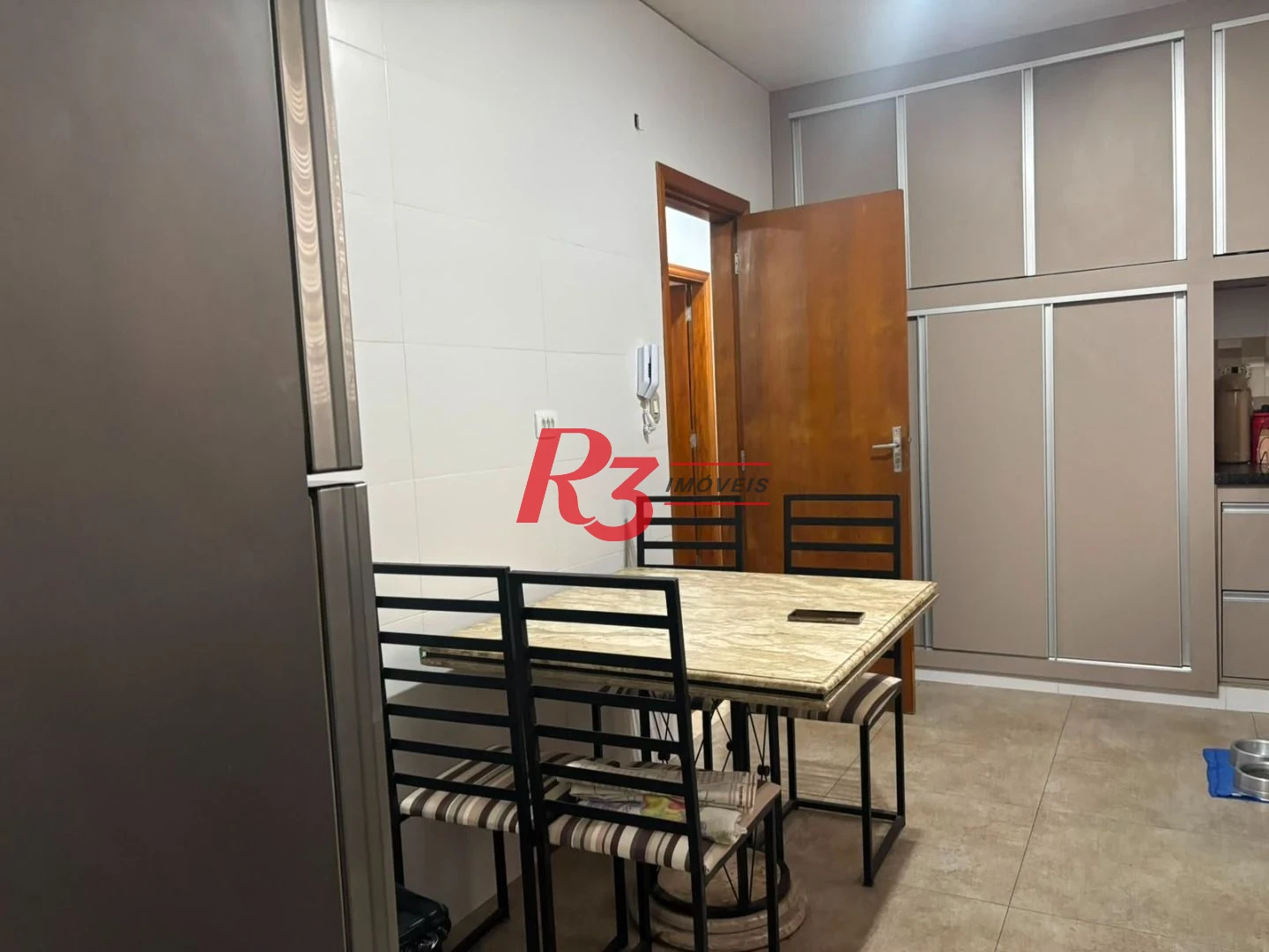 Apartamento com 3 dormitórios à venda, 90 m² por R$ 450.000,00 - Gonzaga - Santos/SP