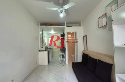 Oportunidade à venda em prédio na orla de Santos, excelente studio ótimo, 1 vaga, prédio bem conservado, oportunidade!