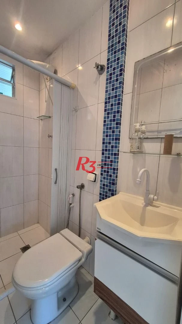 Oportunidade à venda em prédio na orla de Santos, excelente studio ótimo, 1 vaga, prédio bem conservado, oportunidade!