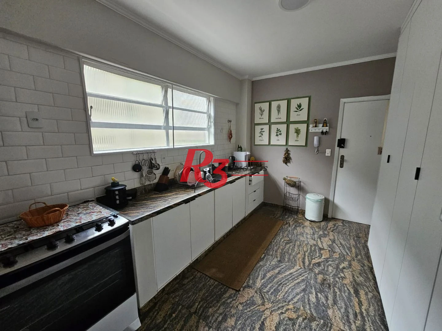 Apartamento com 3 dormitórios à venda, 166 m² por R$ 900.000,00 - José Menino - Santos/SP