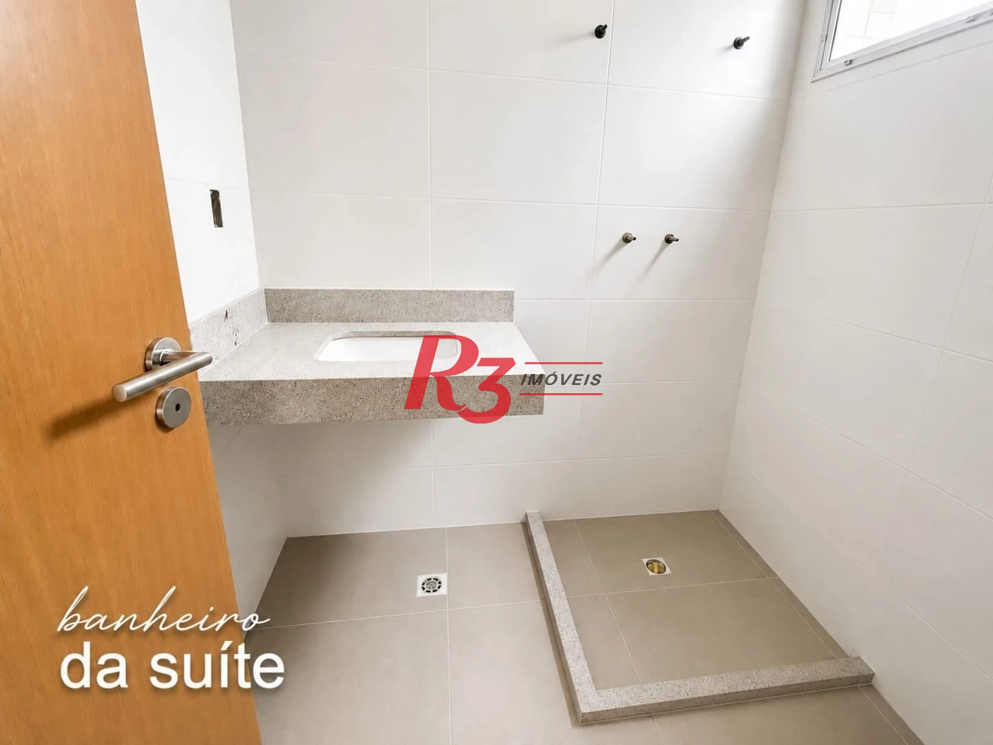 Apartamento com 2 dormitórios à venda, 72 m² por R$ 850.000,00 - Encruzilhada - Santos/SP