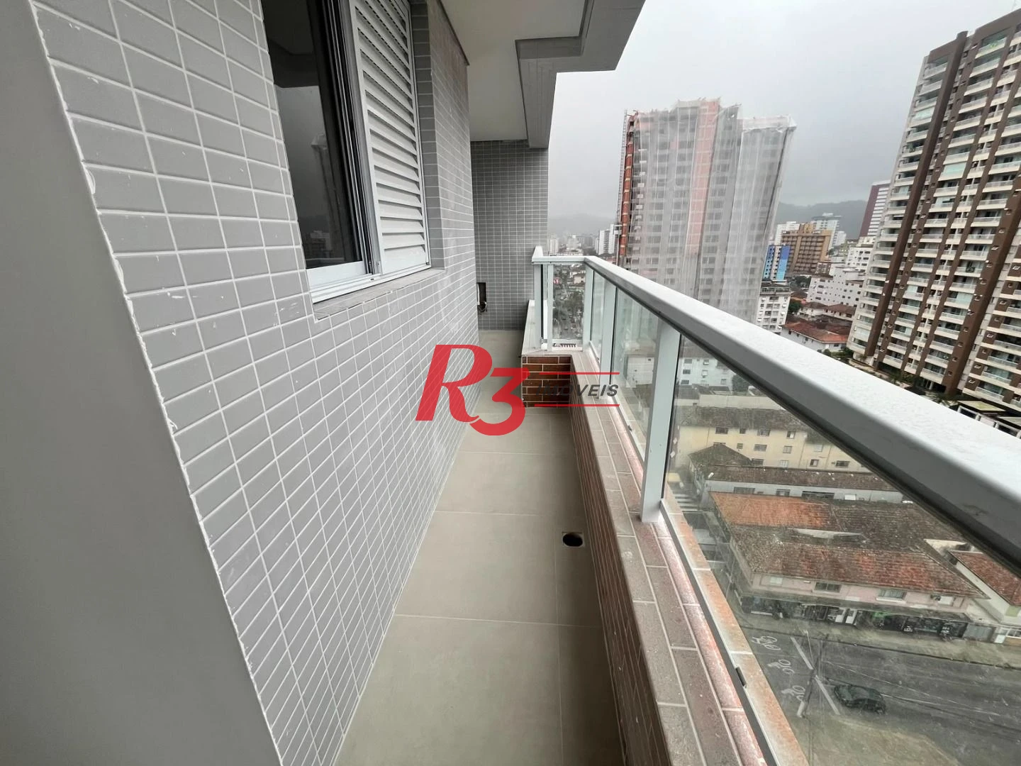 Apartamento com 2 dormitórios à venda, 72 m² por R$ 850.000,00 - Encruzilhada - Santos/SP