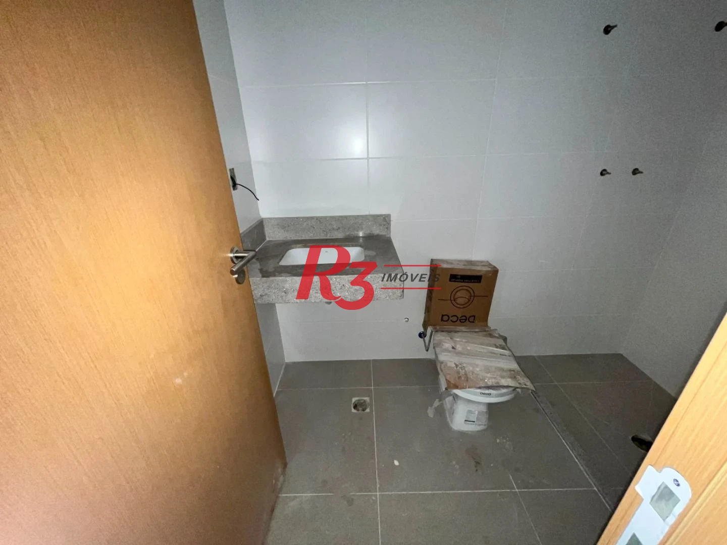 Apartamento com 2 dormitórios à venda, 72 m² por R$ 850.000,00 - Encruzilhada - Santos/SP