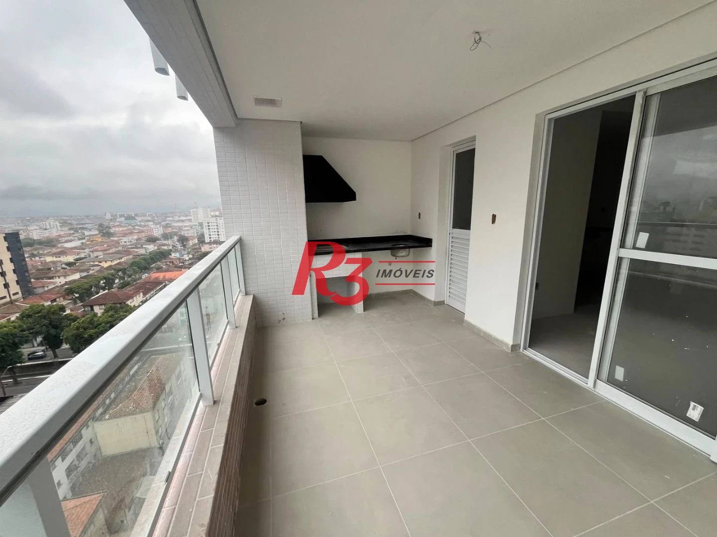 Apartamento com 2 dormitórios à venda, 72 m² por R$ 850.000,00 - Encruzilhada - Santos/SP