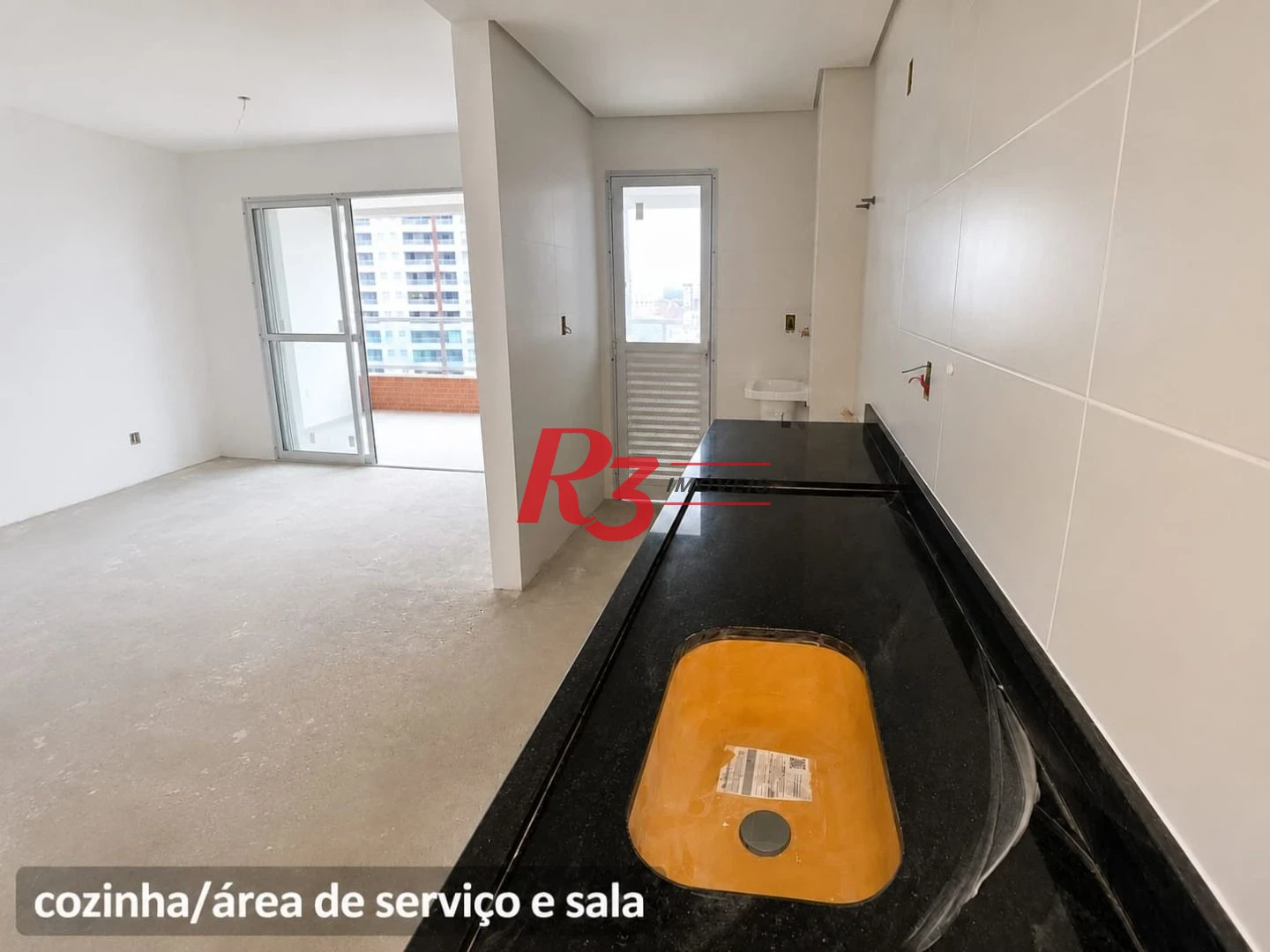 Apartamento com 2 dormitórios à venda, 72 m² por R$ 850.000,00 - Encruzilhada - Santos/SP