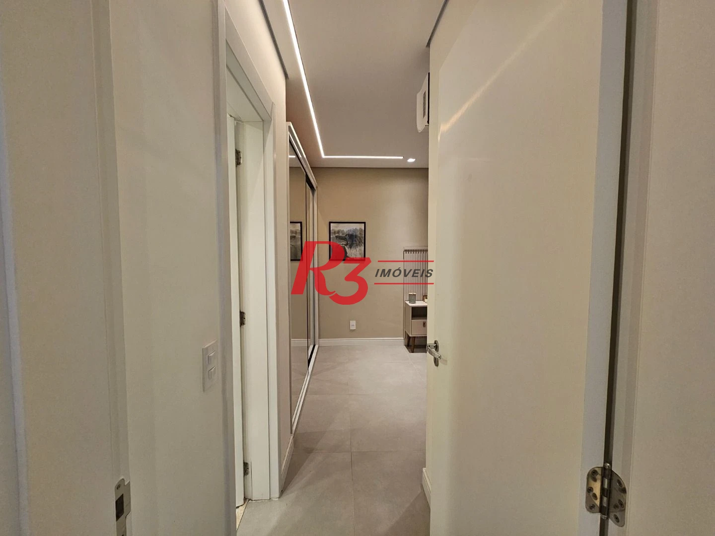 Apartamento com 2 dormitórios para alugar, 62 m² por R$ 5.000,00/mês - Marapé - Santos/SP