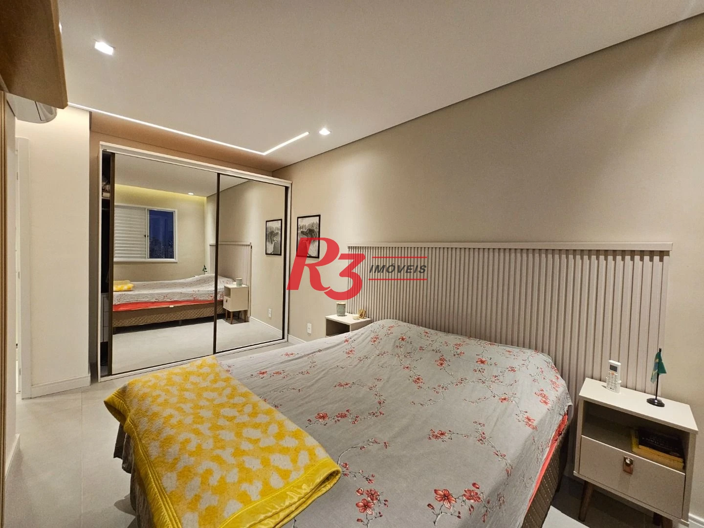Apartamento com 2 dormitórios para alugar, 62 m² por R$ 5.000,00/mês - Marapé - Santos/SP