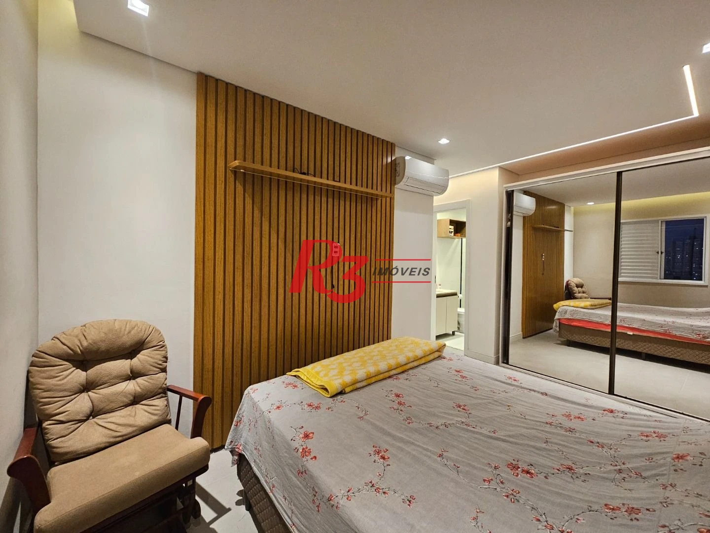Apartamento com 2 dormitórios para alugar, 62 m² por R$ 5.000,00/mês - Marapé - Santos/SP