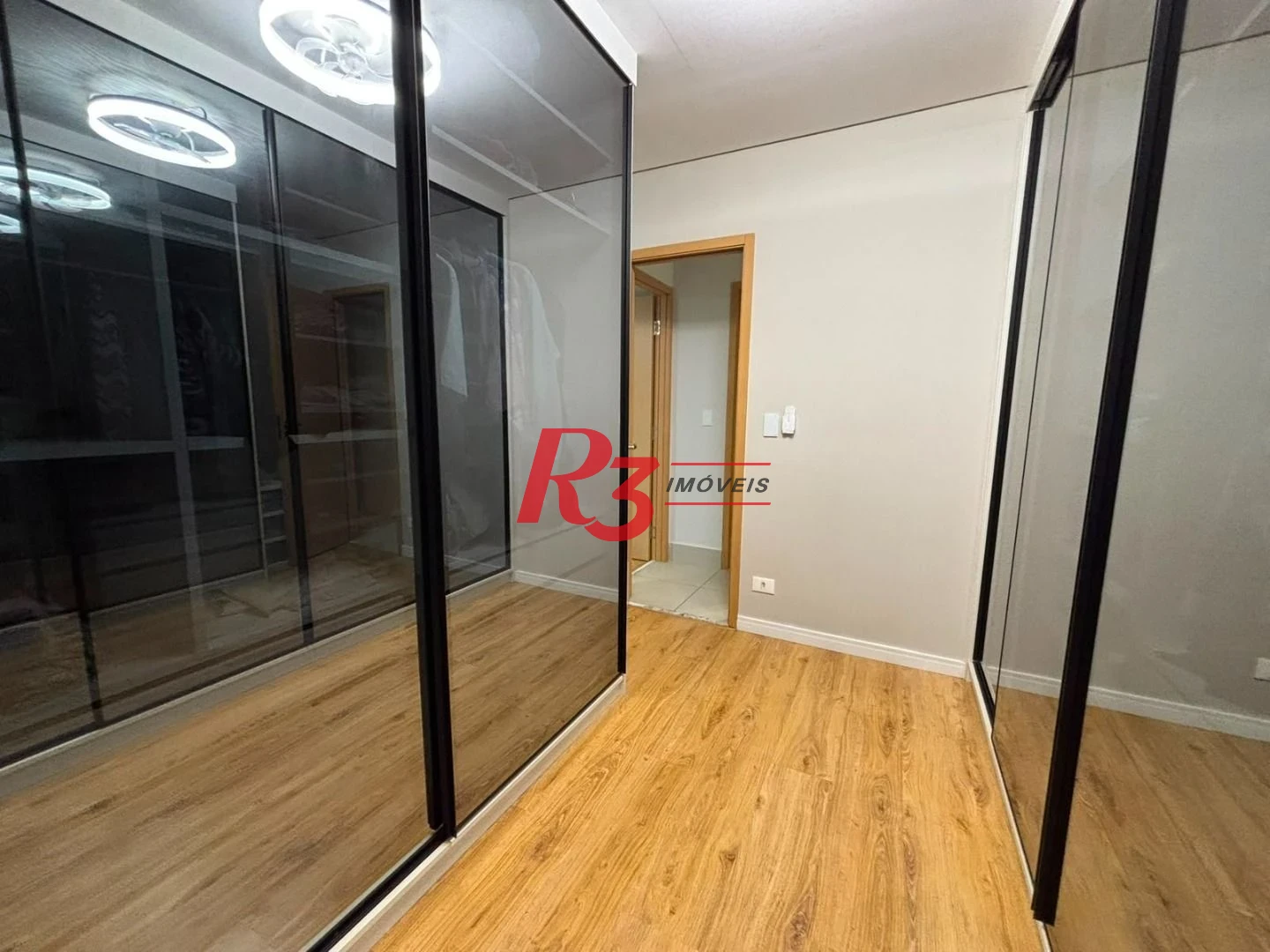Apartamento com 2 dormitórios à venda, 75 m² por R$ 1.200.000,00 - José Menino - Santos/SP