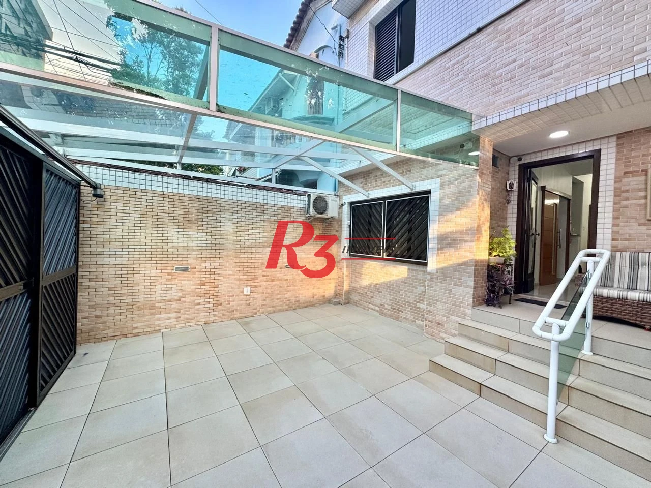 Sobrado à venda, 150 m² por R$ 1.500.000,00 - Gonzaga - Santos/SP