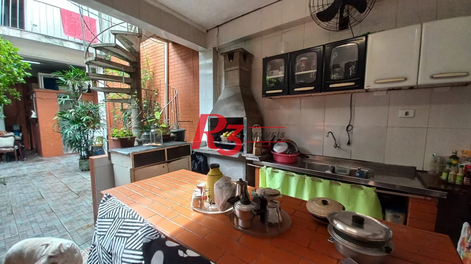 Casa com 3 dormitórios à venda, 142 m² por R$ 680.000,00 - Vila Mathias - Santos/SP