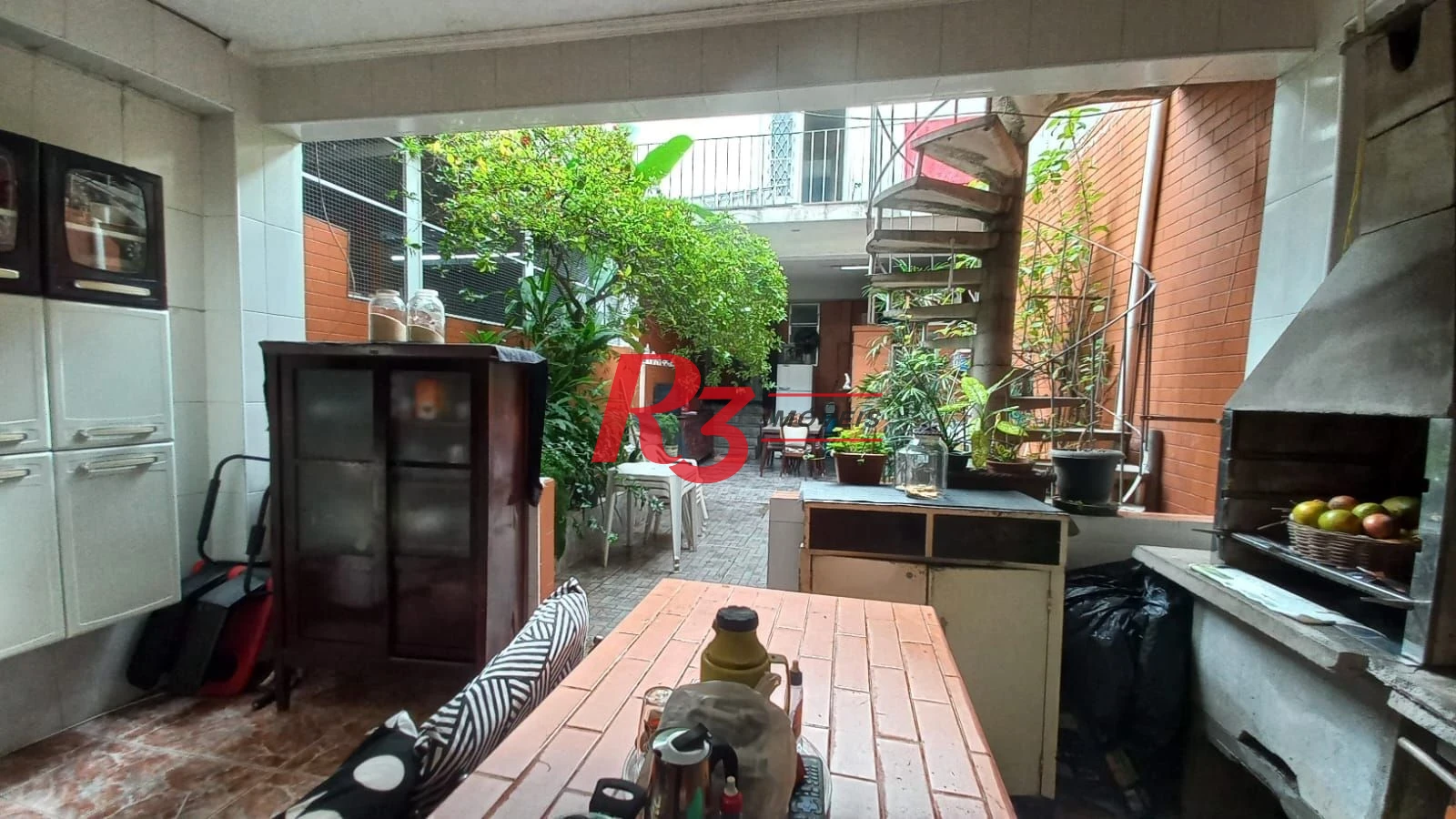 Casa com 3 dormitórios à venda, 142 m² por R$ 680.000,00 - Vila Mathias - Santos/SP