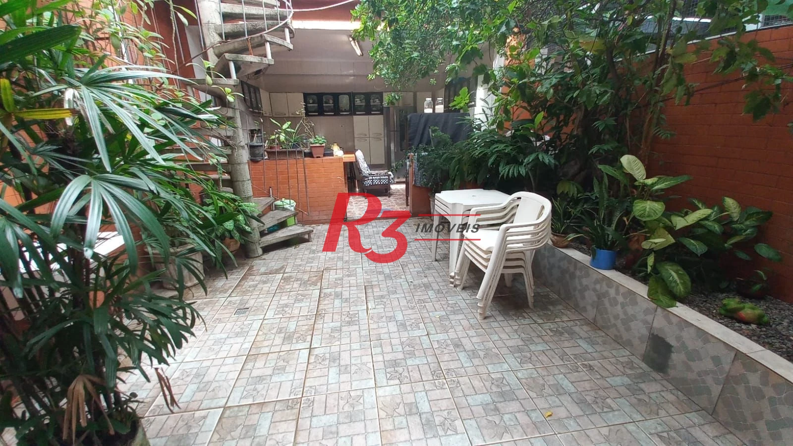 Casa com 3 dormitórios à venda, 142 m² por R$ 680.000,00 - Vila Mathias - Santos/SP
