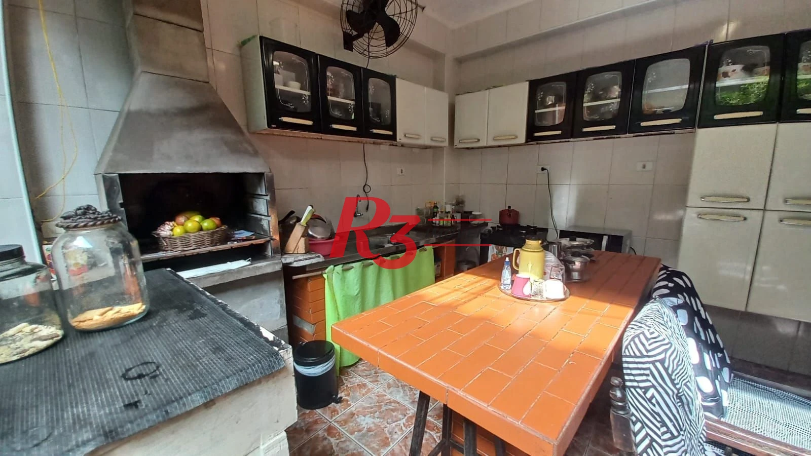 Casa com 3 dormitórios à venda, 142 m² por R$ 680.000,00 - Vila Mathias - Santos/SP