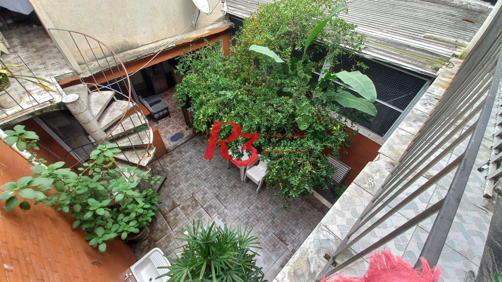 Casa com 3 dormitórios à venda, 142 m² por R$ 680.000,00 - Vila Mathias - Santos/SP