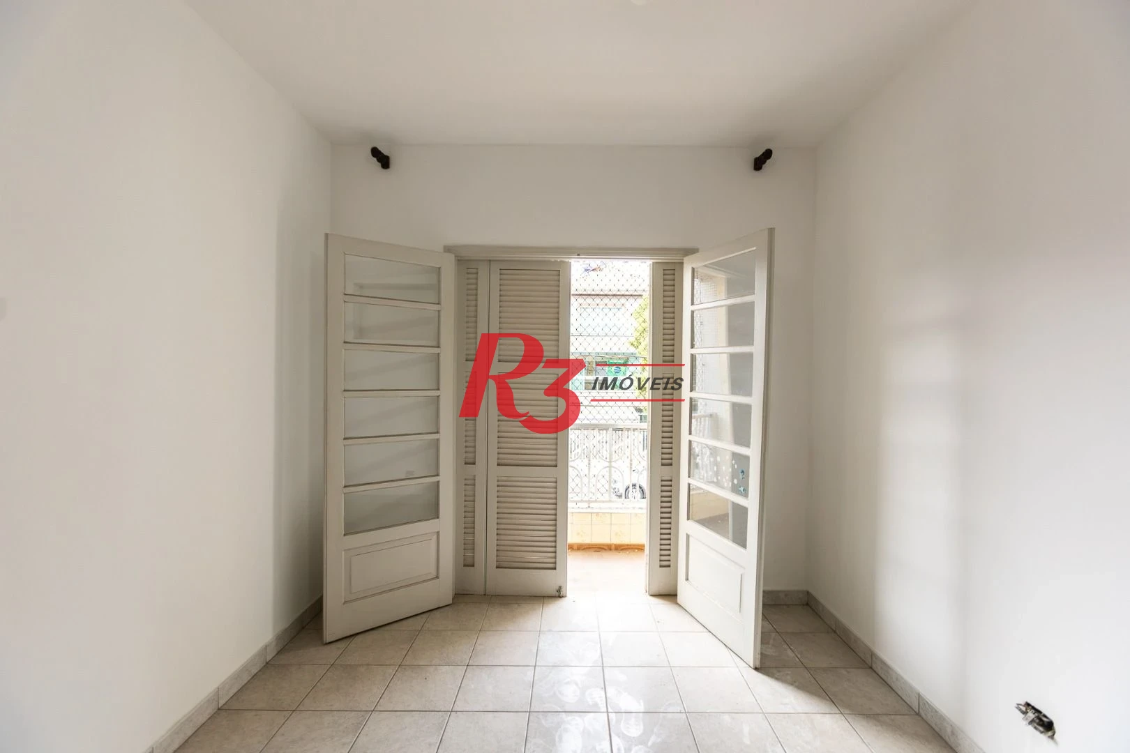 Apartamento com 2 dormitórios à venda, 122 m² por R$ 590.000,00 - Embaré - Santos/SP